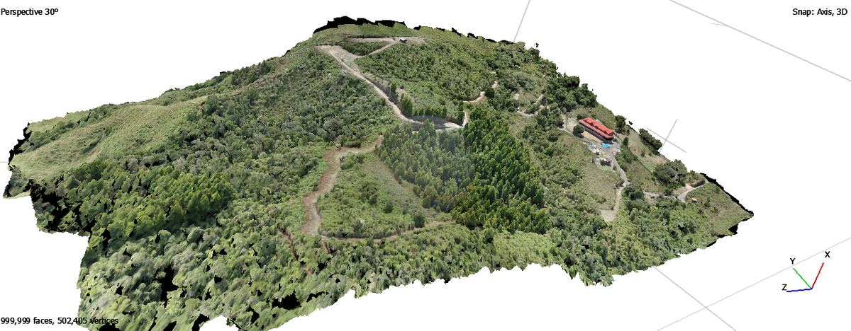Modelo 3D del terreno generado por fotogrametría con drones: 529 imágenes aéreas procesadas